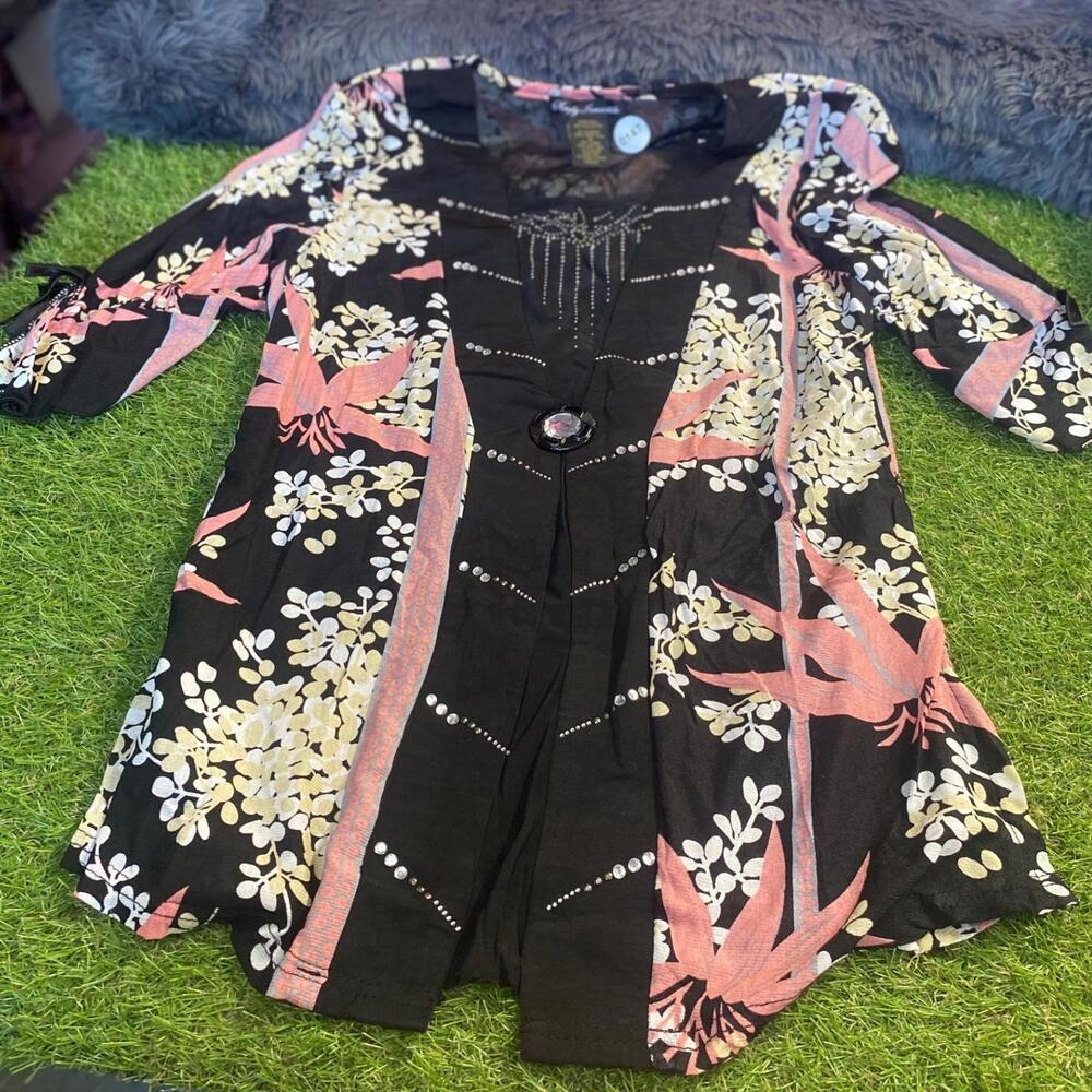 Womes Top Size Medium Fairy Whimsy Floral Pink Embellished Y2K